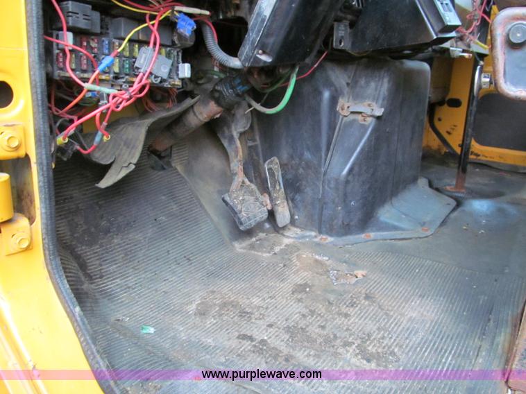 image for item E2155 1998 International 4900 dump truck