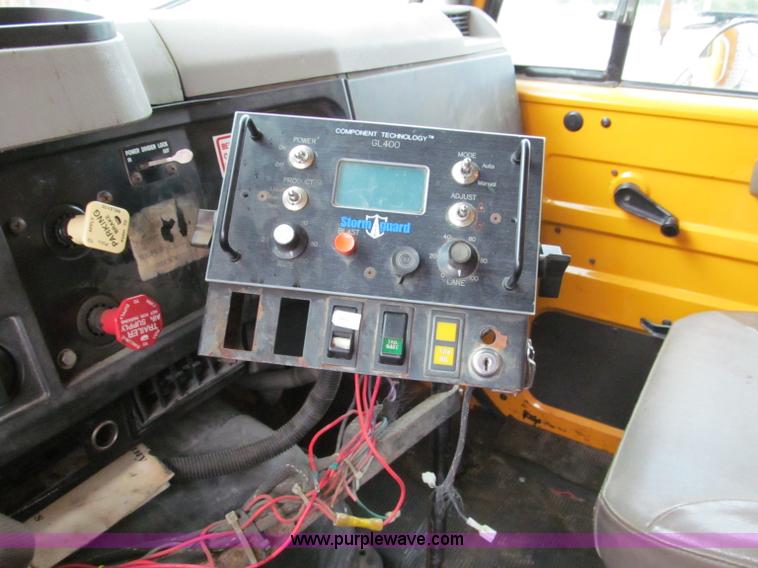 image for item E2155 1998 International 4900 dump truck