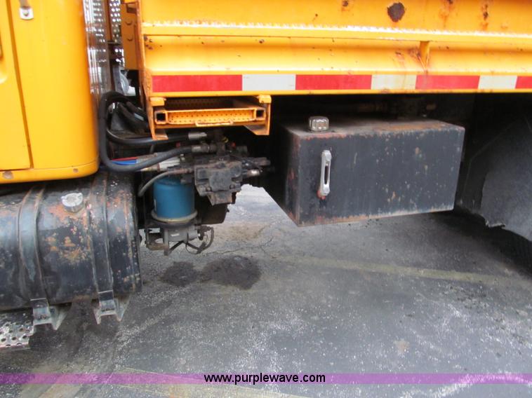 image for item E2155 1998 International 4900 dump truck