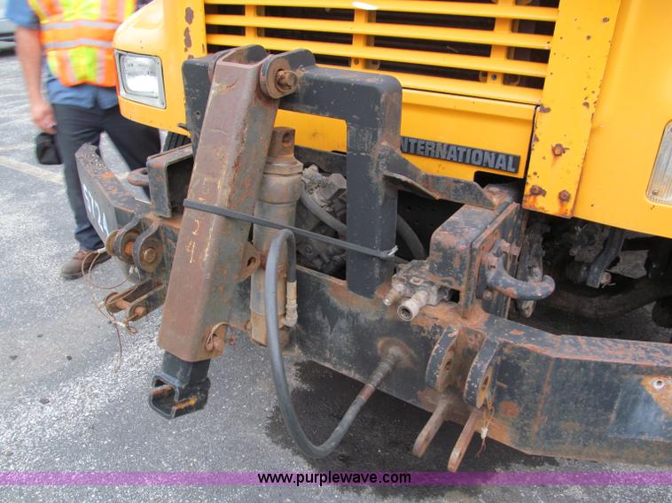 image for item E2155 1998 International 4900 dump truck