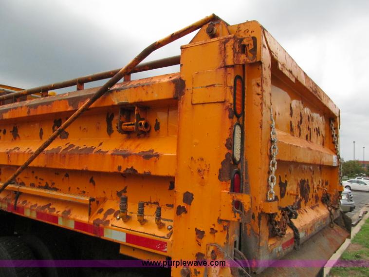 image for item E2155 1998 International 4900 dump truck