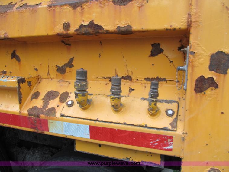 image for item E2155 1998 International 4900 dump truck