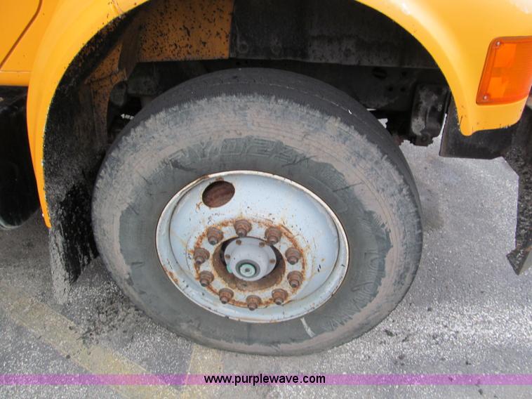 image for item E2155 1998 International 4900 dump truck