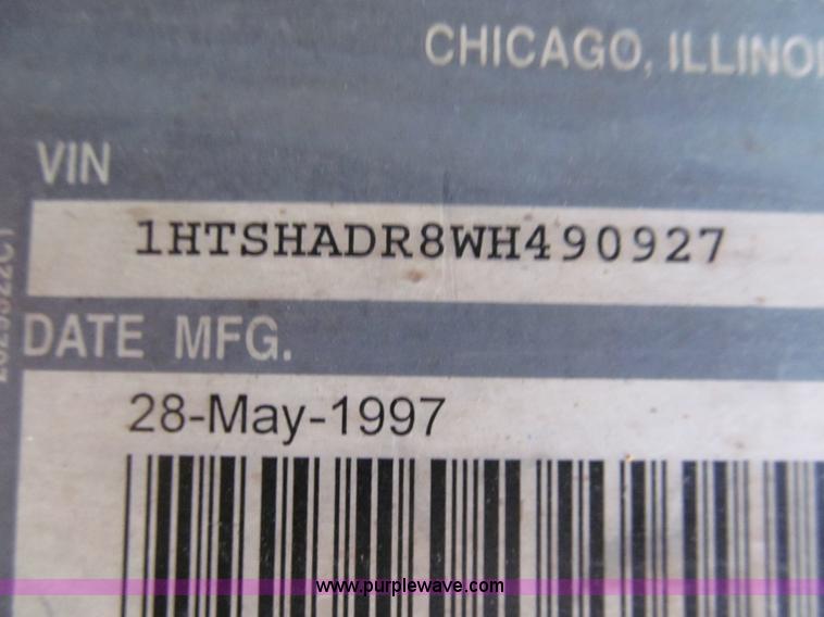 image for item E2155 1998 International 4900 dump truck