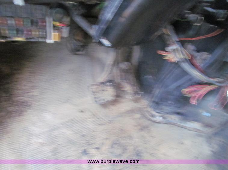 image for item E2156 1999 International 4900 dump truck