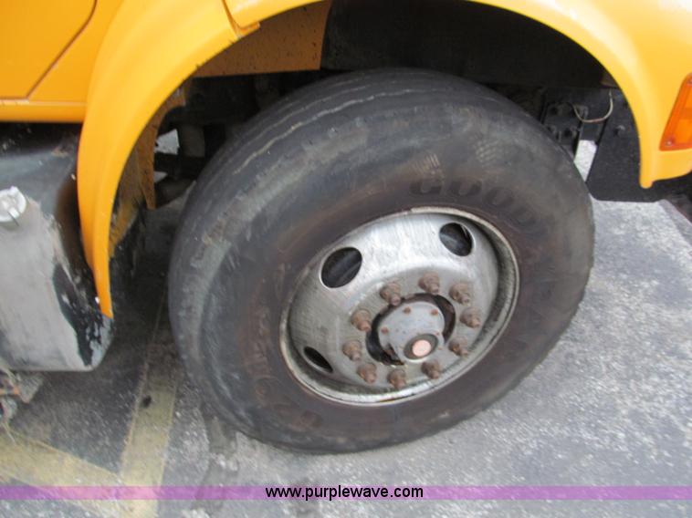 image for item E2156 1999 International 4900 dump truck