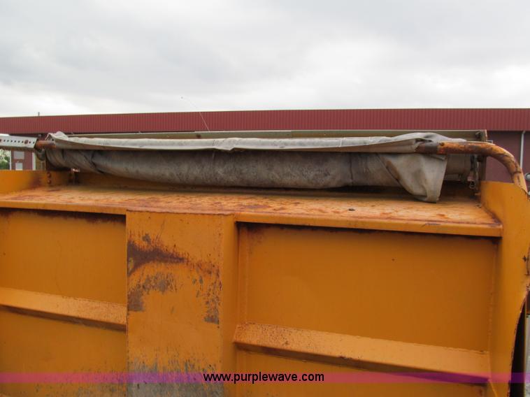 image for item E2156 1999 International 4900 dump truck