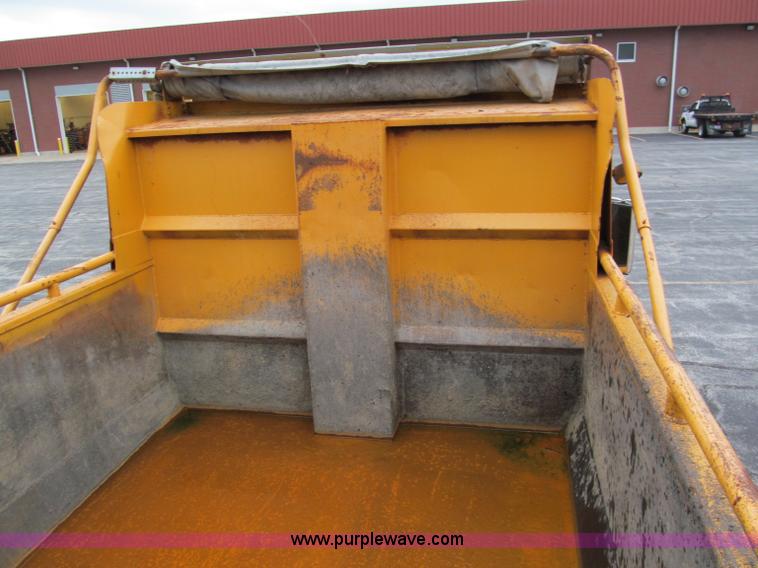 image for item E2156 1999 International 4900 dump truck