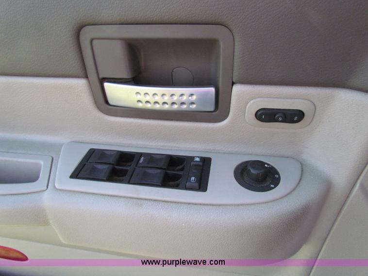 image for item E8037 2005 Dodge Durango Limited SUV