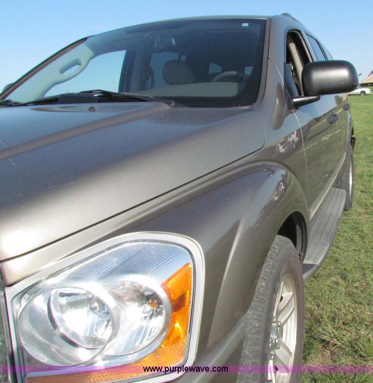 image for item E8037 2005 Dodge Durango Limited SUV