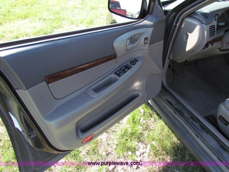 image for item E8040 2004 Chevrolet Impala
