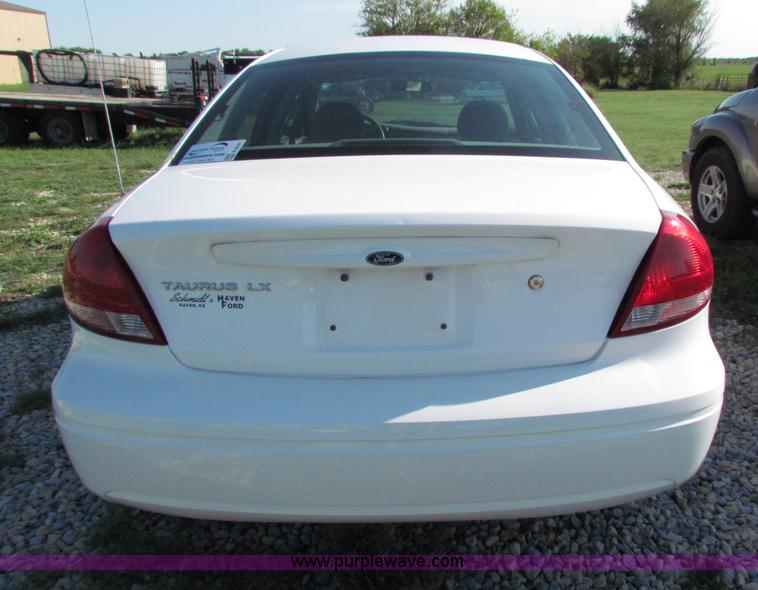 image for item E8041 2004 Ford Taurus LX