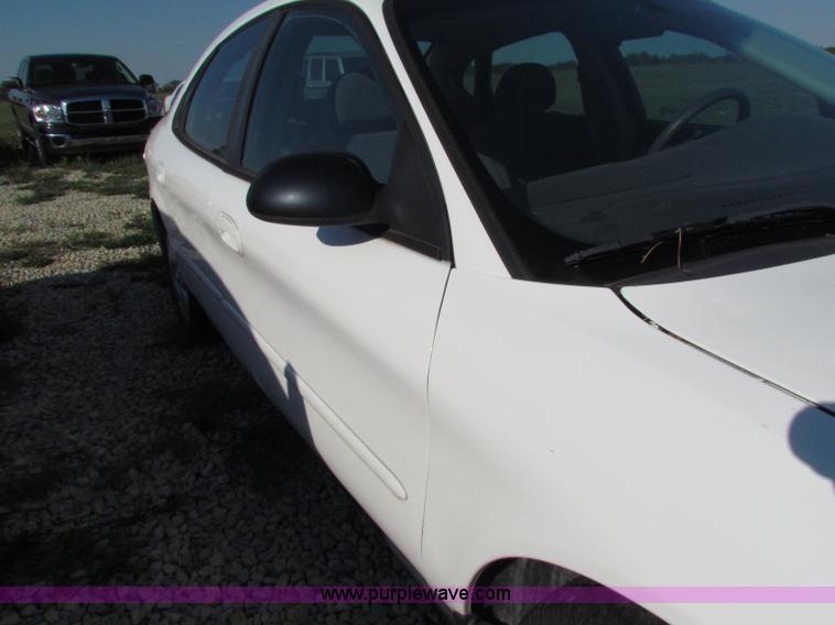 image for item E8041 2004 Ford Taurus LX