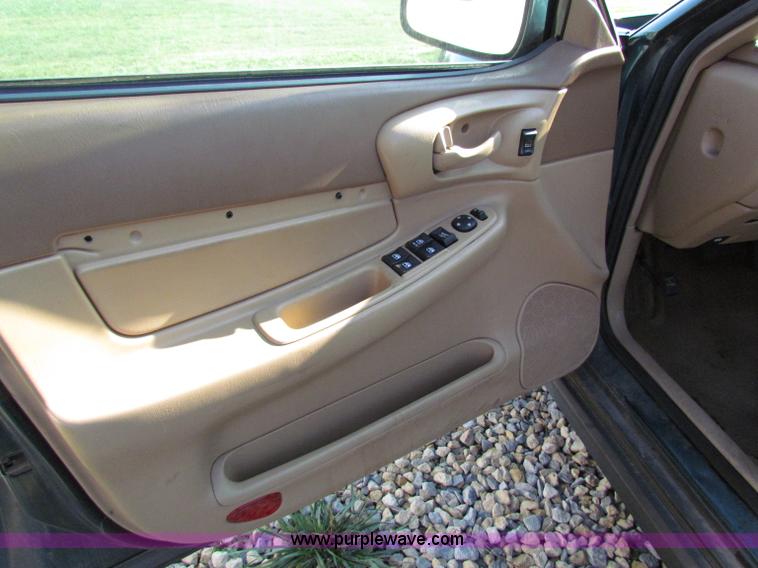 image for item E8042 2000 Chevrolet Impala