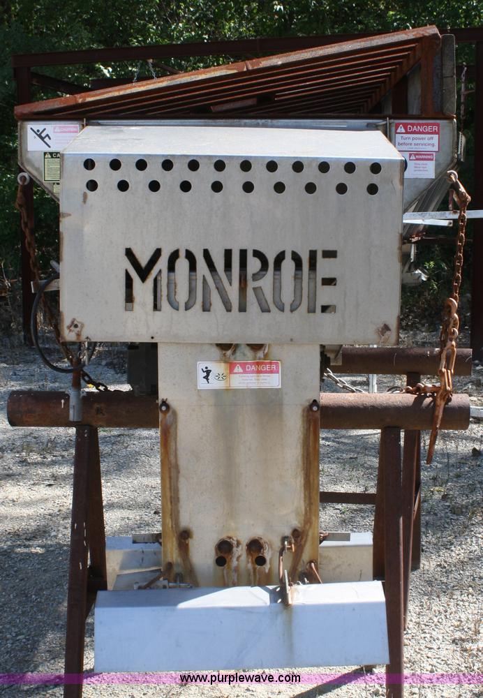 image for item F2534 Monroe stainless steel spreader