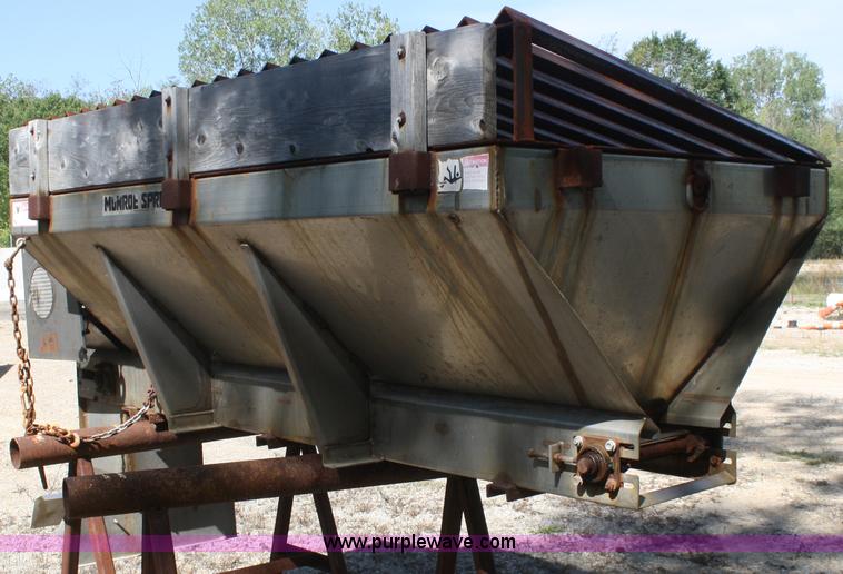 image for item F2534 Monroe stainless steel spreader