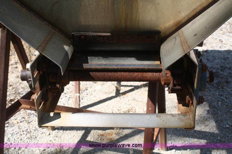 image for item F2534 Monroe stainless steel spreader