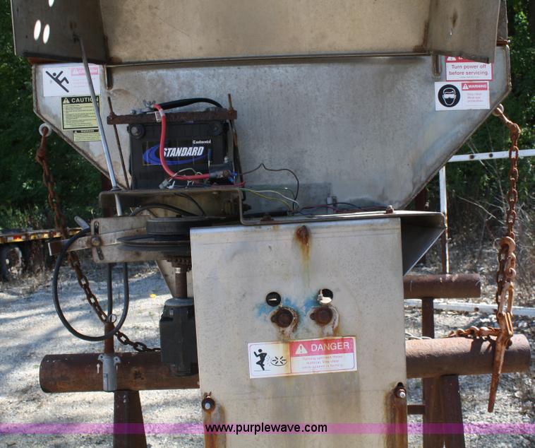 image for item F2534 Monroe stainless steel spreader