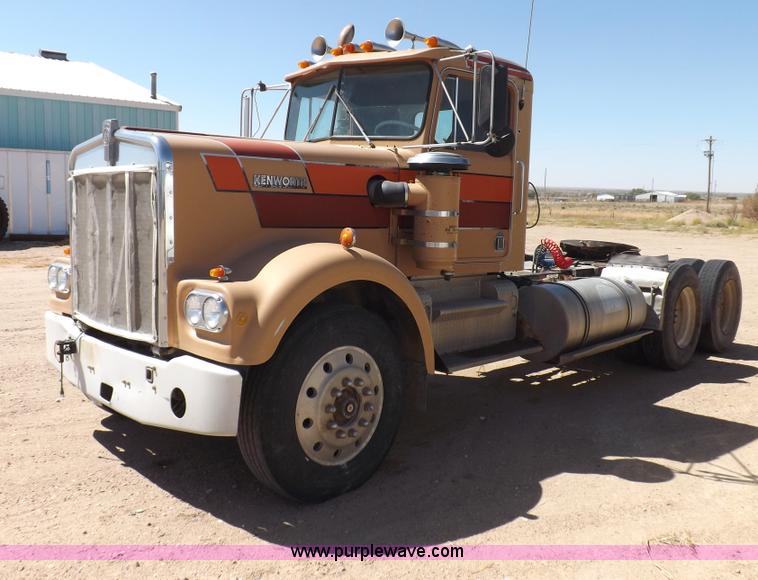 image for item F6018 1979 Kenworth semi truck