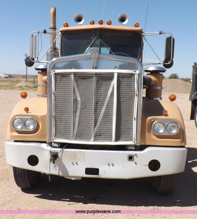 image for item F6018 1979 Kenworth semi truck
