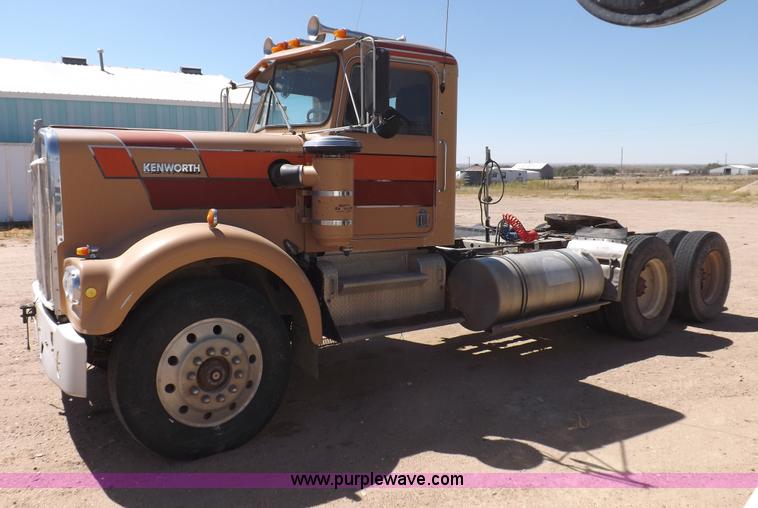 image for item F6018 1979 Kenworth semi truck