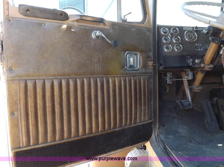 image for item F6018 1979 Kenworth semi truck