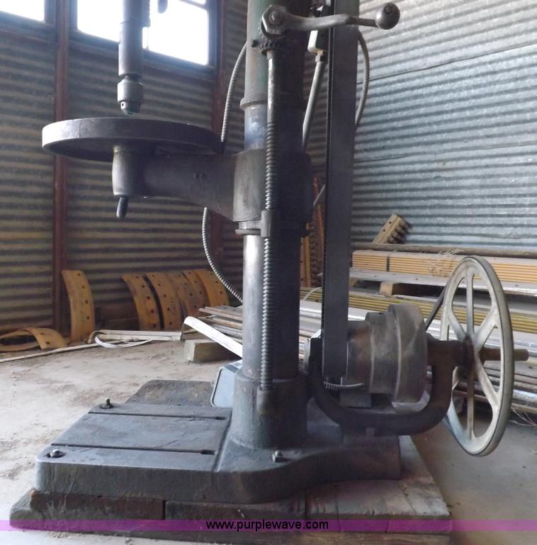 image for item F6019 General Manufacturing free standing drill press