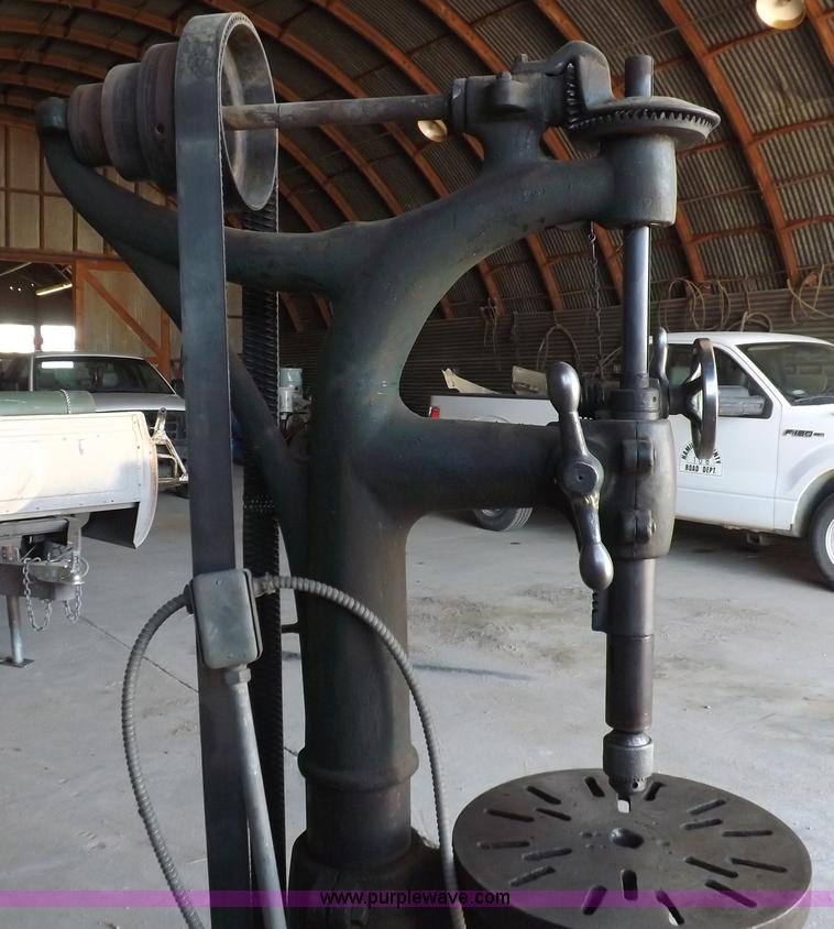 image for item F6019 General Manufacturing free standing drill press