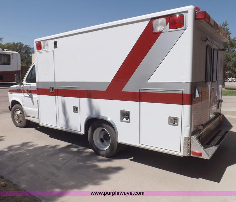 image for item F6021 1991 Ford E350 ambulance