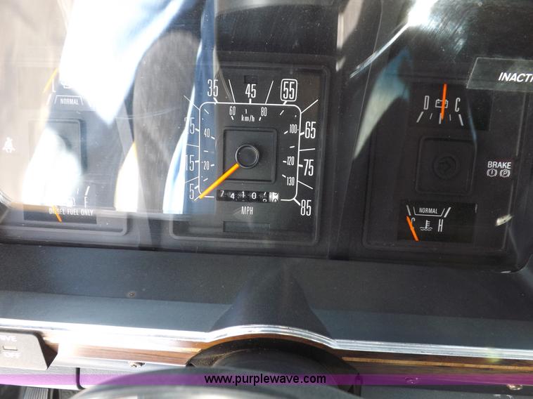 image for item F6021 1991 Ford E350 ambulance