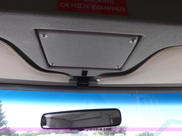 image for item F6021 1991 Ford E350 ambulance