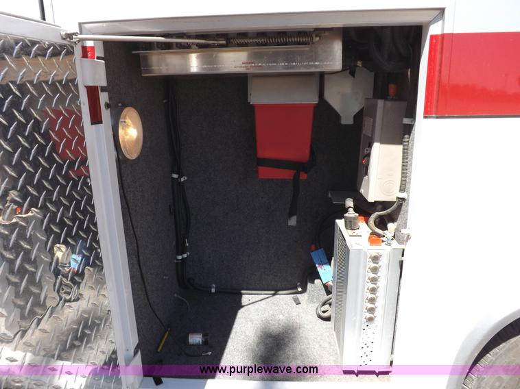 image for item F6021 1991 Ford E350 ambulance