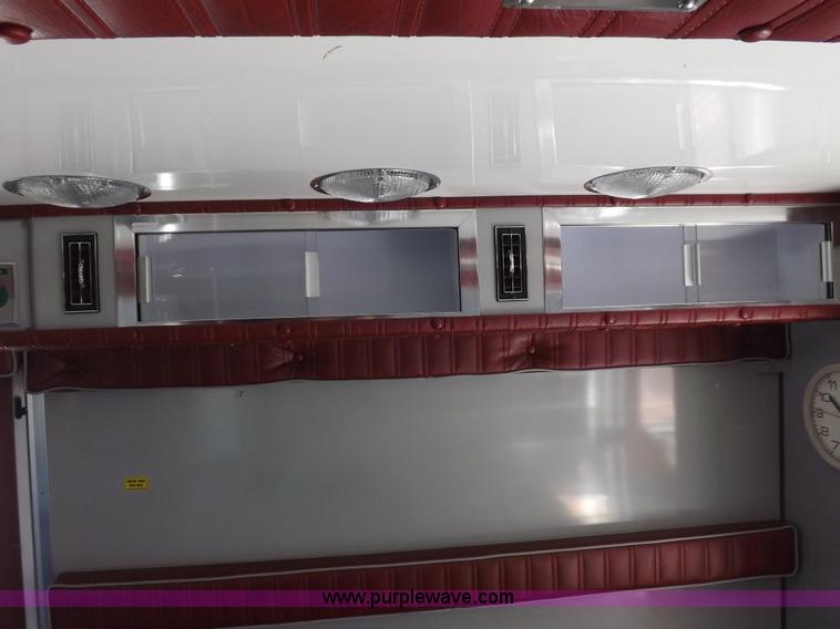 image for item F6021 1991 Ford E350 ambulance
