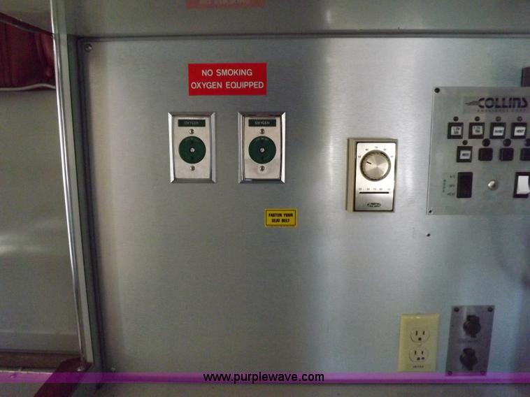 image for item F6021 1991 Ford E350 ambulance