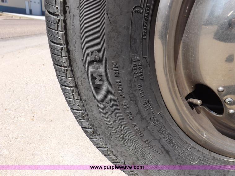 image for item F6021 1991 Ford E350 ambulance