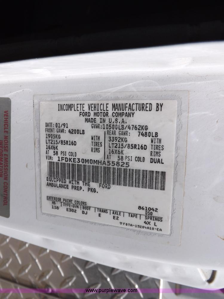 image for item F6021 1991 Ford E350 ambulance