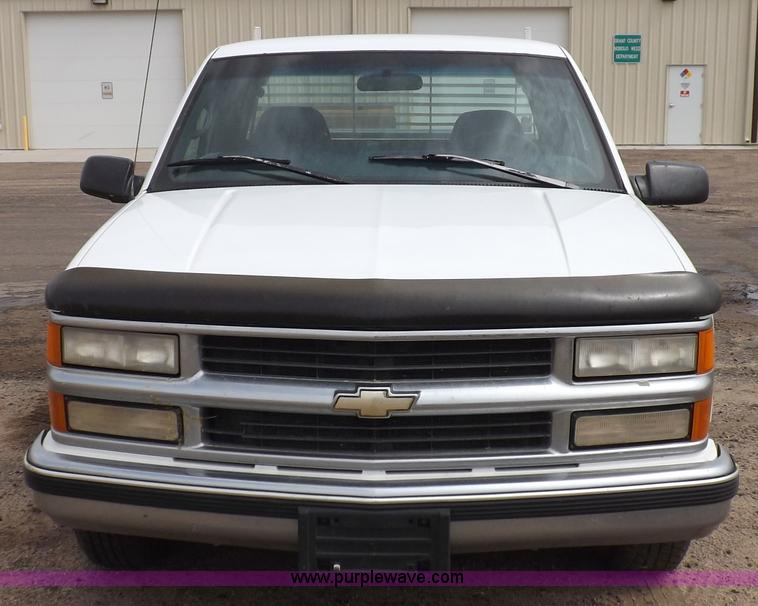 image for item F6025 1997 Chevrolet Silverado 1500 extended cab pickup truck