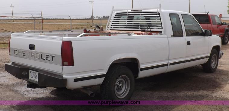 image for item F6025 1997 Chevrolet Silverado 1500 extended cab pickup truck