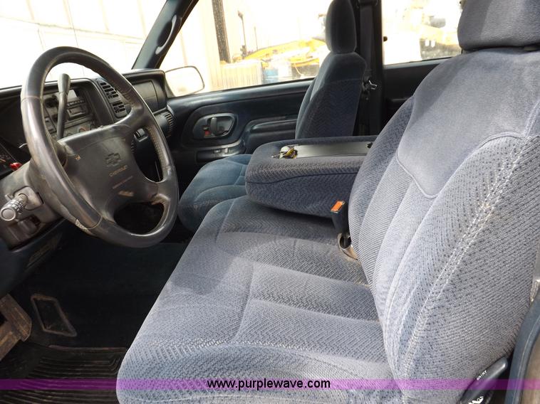 image for item F6025 1997 Chevrolet Silverado 1500 extended cab pickup truck