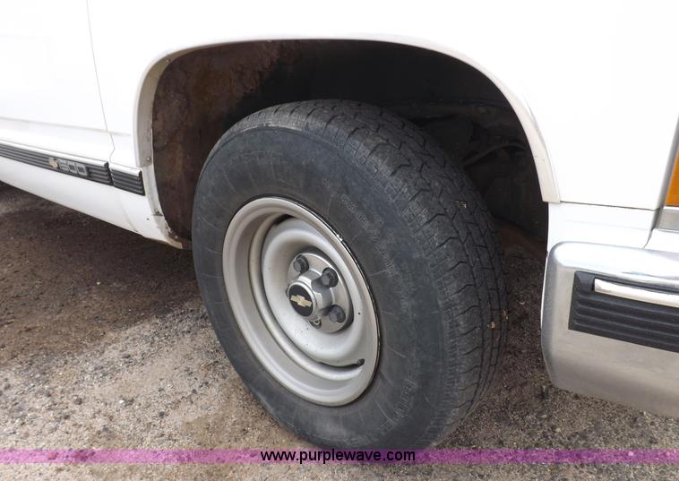 image for item F6025 1997 Chevrolet Silverado 1500 extended cab pickup truck