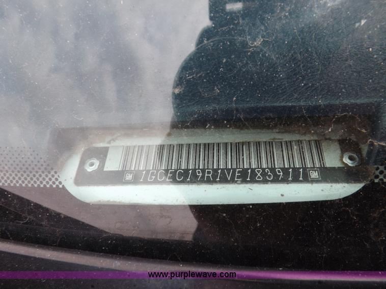 image for item F6025 1997 Chevrolet Silverado 1500 extended cab pickup truck