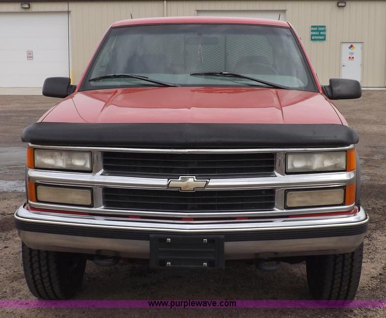 image for item F6026 1998 Chevrolet Silverado 2500 extended cab pickup truck