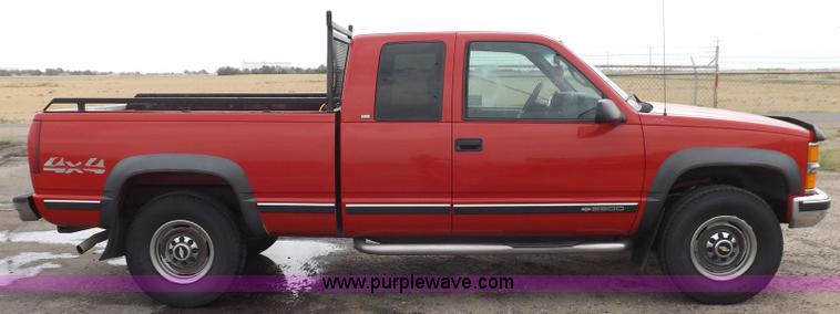 image for item F6026 1998 Chevrolet Silverado 2500 extended cab pickup truck