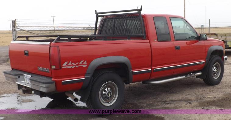 image for item F6026 1998 Chevrolet Silverado 2500 extended cab pickup truck
