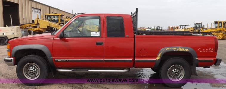 image for item F6026 1998 Chevrolet Silverado 2500 extended cab pickup truck