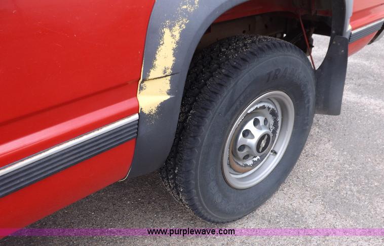 image for item F6026 1998 Chevrolet Silverado 2500 extended cab pickup truck
