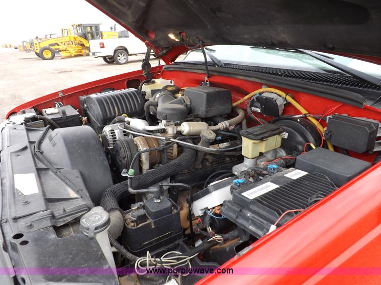 image for item F6026 1998 Chevrolet Silverado 2500 extended cab pickup truck