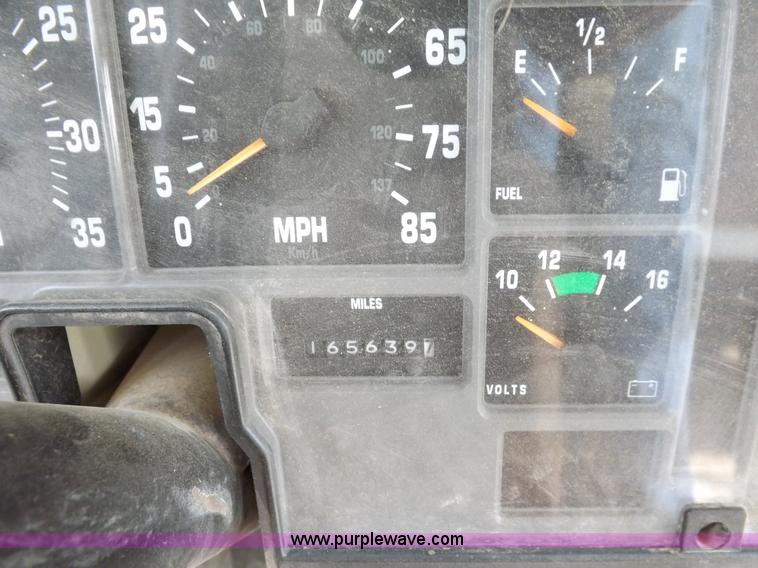 image for item F6028 1995 International Navistar 3800 school bus