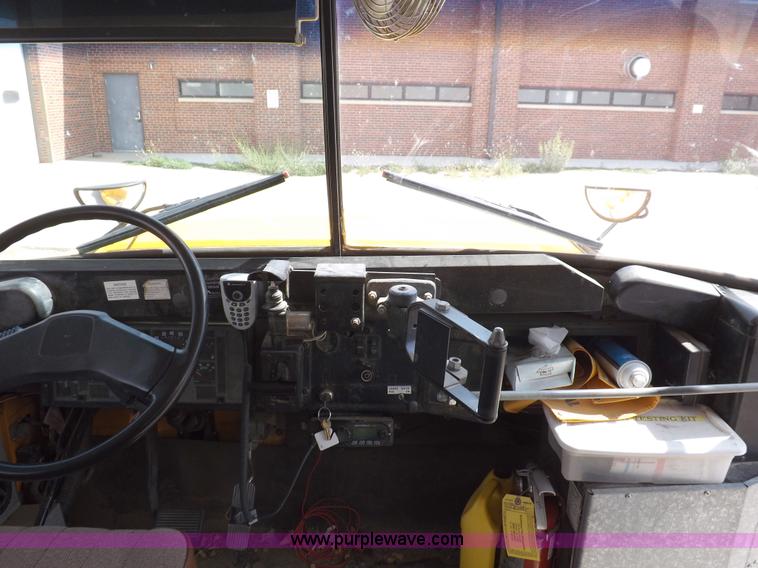 image for item F6028 1995 International Navistar 3800 school bus