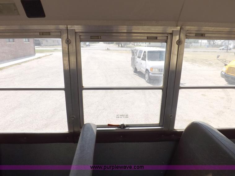 image for item F6028 1995 International Navistar 3800 school bus